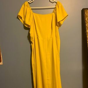 Yellow, slit dress